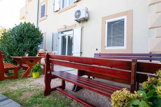 הרצג-נובי Apartments Savic מראה חיצוני תמונה